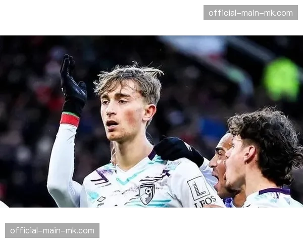 罗马诺：马竞已与巴西国脚中卫开启个人条款谈判，预计夏窗加盟。